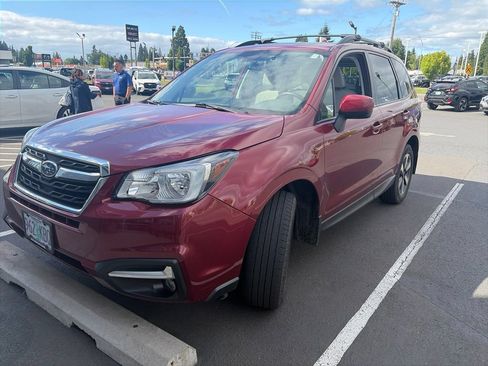 Used 2018 Subaru Forester 2.5i Premium AWD/4WD image 2