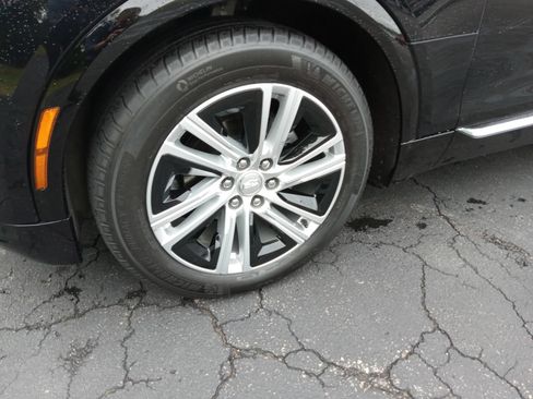 Used 2024 Cadillac Lyriq Tech AWD/4WD image 6