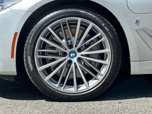 Used 2018 BMW 530e RWD image 25