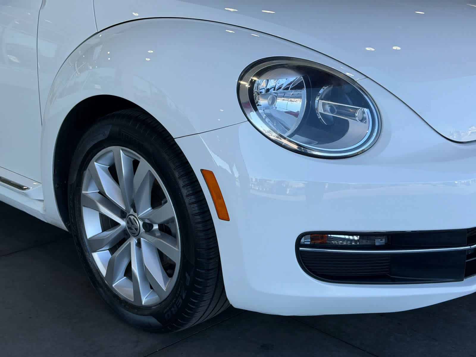 Used 2013 Volkswagen Beetle TDI FWD image 7