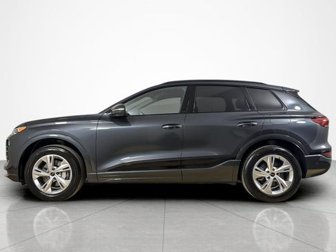 Used 2025 Audi Q6 e-tron Premium w/ Convenience Package RWD image 2