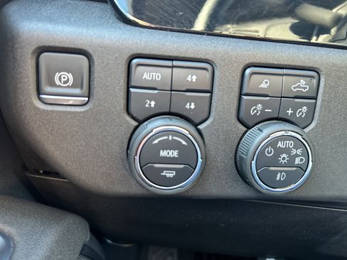 Used 2025 Chevrolet Silverado 2500 LTZ w/ Trail Boss Package image 31