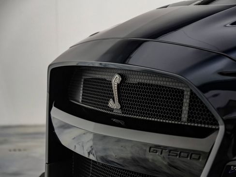 Used 2021 Ford Mustang Shelby GT500 w/ Carbon Fiber Track Pack RWD image 40