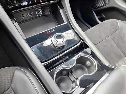 Used 2023 Jeep Grand Cherokee L Altitude image 15