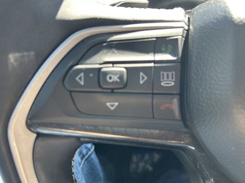 Used 2023 Jeep Grand Cherokee L Laredo image 24