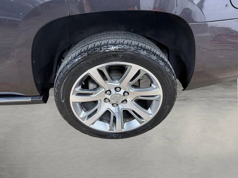 Used 2015 Cadillac Escalade Premium image 16
