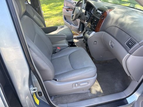 Used 2005 Toyota Sienna FWD image 23