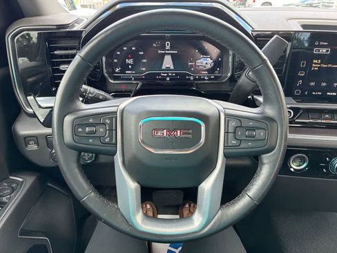 Used 2022 GMC Sierra 1500 SLT image 11