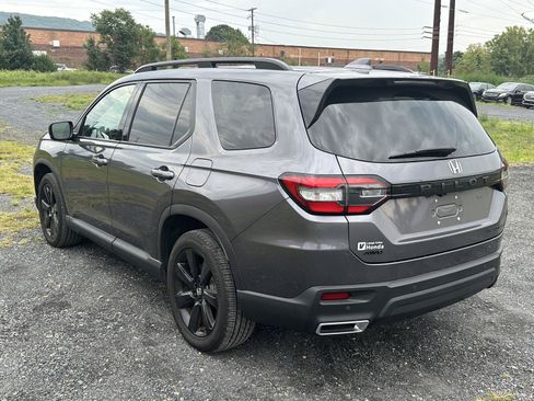 Used 2025 Honda Pilot Black Edition image 6