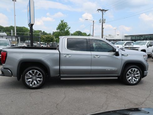 Used 2024 GMC Sierra 1500 Denali AWD/4WD image 11