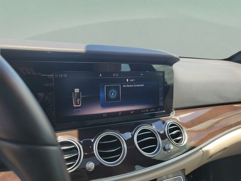 Used 2019 Mercedes-Benz E 300 image 17