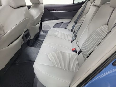 Used 2024 Toyota Camry SE FWD image 12