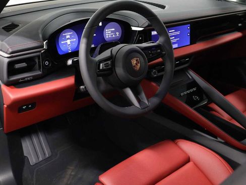 New 2026 Porsche Macan 4 Electric AWD/4WD image 4