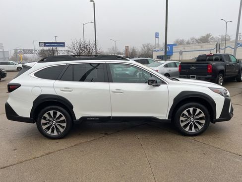 Certified 2025 Subaru Outback Limited image 3