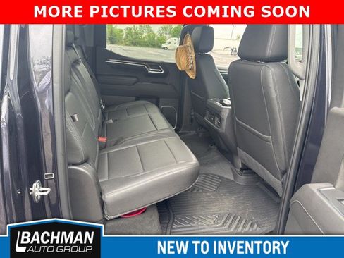 Used 2022 Chevrolet Silverado 1500 LT Trail Boss w/ LT Trail Boss Premium Package AWD/4WD image 8