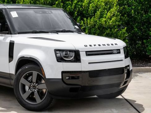 New 2026 Land Rover Defender 110 S AWD/4WD image 9