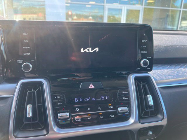 Certified 2023 Kia Sorento EX AWD/4WD image 36