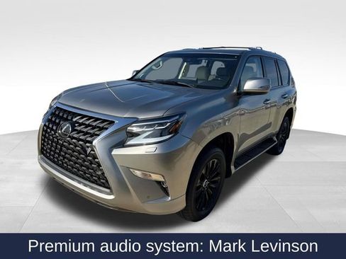 Used 2023 Lexus GX 460 Luxury w/ Accessory Package image 3