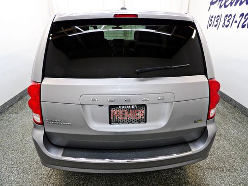 Used 2018 Dodge Grand Caravan SE w/ UConnect Hands-Free Group FWD image 5