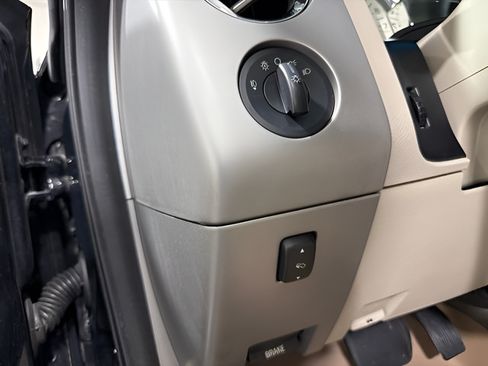 Used 2012 Ford Expedition Limited RWD image 15