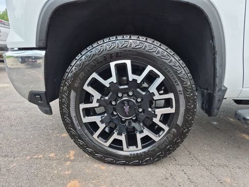 Used 2025 Chevrolet Silverado 2500 LT w/ Convenience Package AWD/4WD image 35