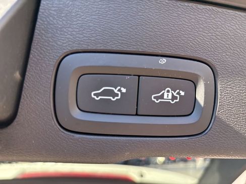 Certified 2023 Volvo XC60 B5 Plus w/ Climate Package image 37