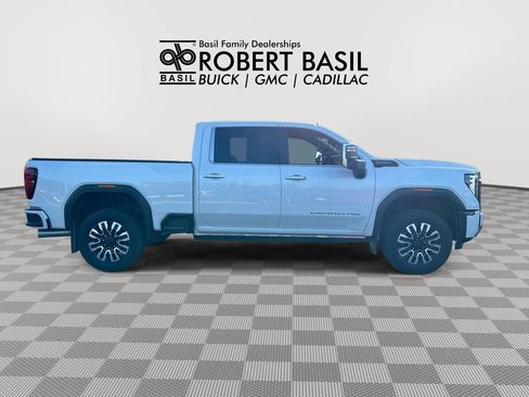 Used 2025 GMC Sierra 3500 Denali Ultimate AWD/4WD image 9