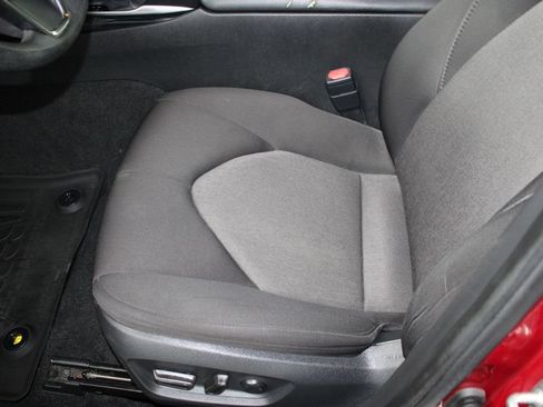 Used 2020 Toyota Camry LE FWD image 15