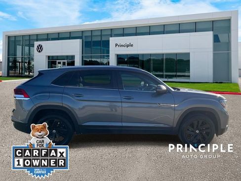 Certified 2023 Volkswagen Atlas Cross Sport SE w/ Black Wheel Package FWD image 5