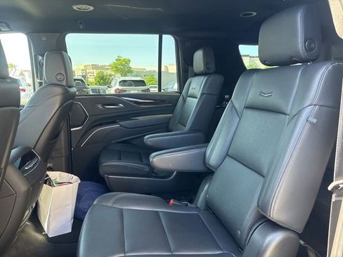 Used 2024 Cadillac Escalade ESV Luxury w/ LPO, Floor Liner Package AWD/4WD image 6