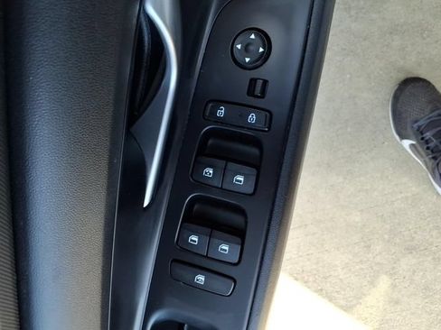 Used 2022 Hyundai Elantra SEL FWD image 21