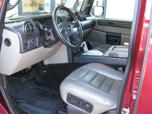 Used 2005 HUMMER H2 w/ Preferred Equipment Group image 16