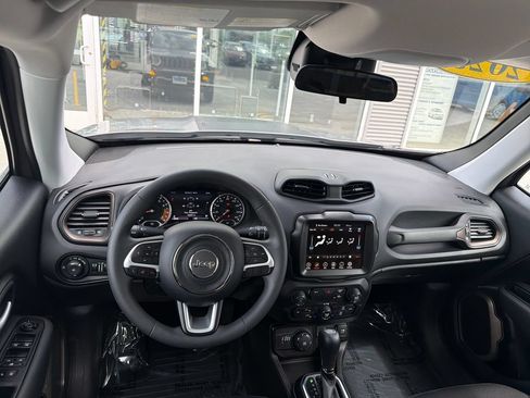 Used 2023 Jeep Renegade Latitude AWD/4WD image 13