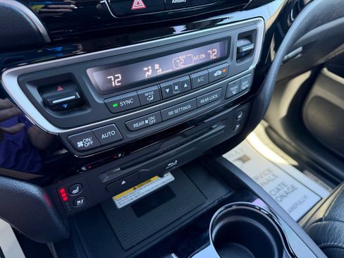 Used 2019 Honda Pilot Elite image 25