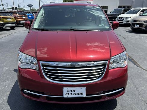 Used 2016 Chrysler Town & Country Touring w/ Driver Convenience Group FWD image 6