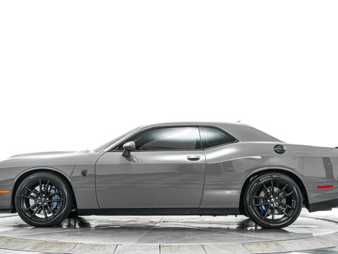 Used 2023 Dodge Challenger SRT Hellcat RWD image 6