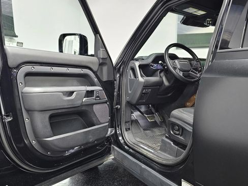 Used 2023 Land Rover Defender 110 X AWD/4WD image 30