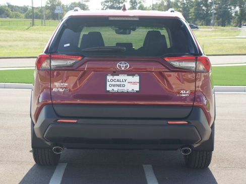 Used 2025 Toyota RAV4 XLE Premium image 3