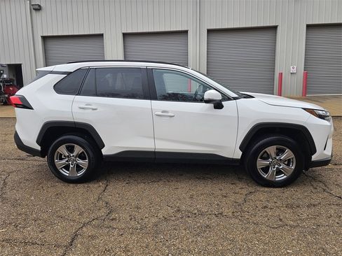 Used 2023 Toyota RAV4 XLE image 3