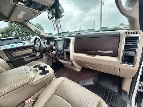 Used 2017 RAM 1500 Laramie RWD image 28