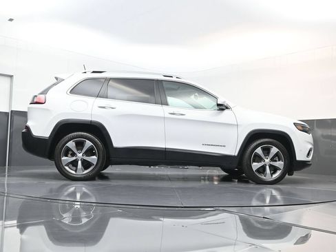 Used 2020 Jeep Cherokee Limited w/ Technology Group FWD image 23