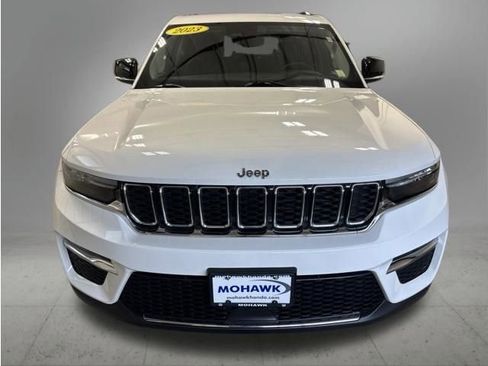 Used 2023 Jeep Grand Cherokee Limited AWD/4WD image 9