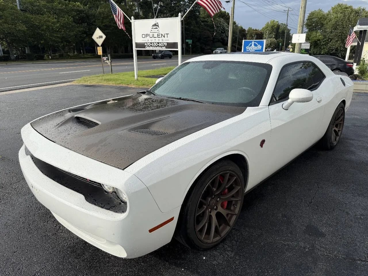 Used 2016 Dodge Challenger SRT Hellcat RWD image 3