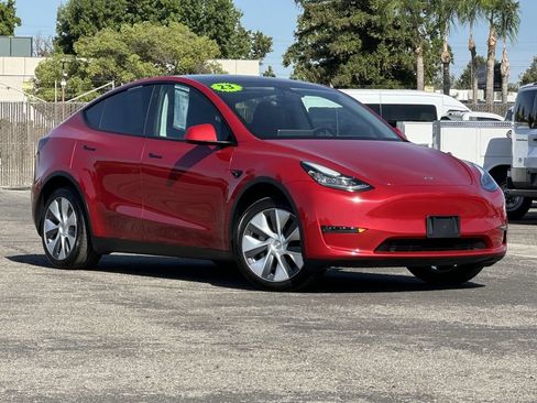 Used 2023 Tesla Model Y Long Range AWD/4WD image 1
