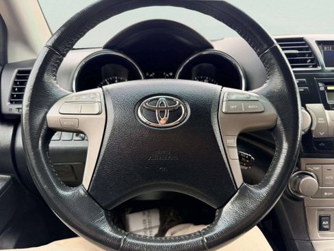 Used 2010 Toyota Highlander SE AWD/4WD image 38