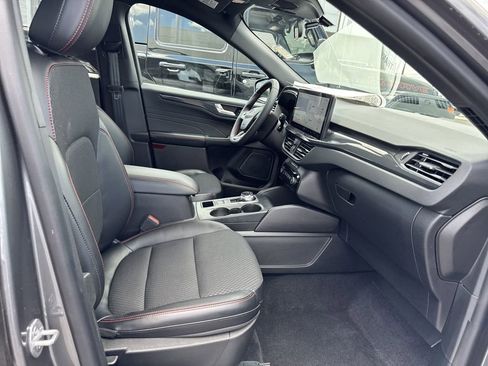 Certified 2023 Ford Escape ST-Line w/ Tech Pack #1 image 18