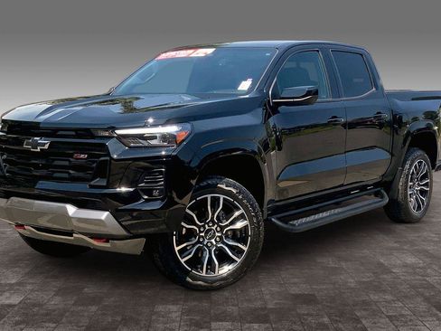 Used 2024 Chevrolet Colorado Z71 w/ Z71 Convenience Package 2 AWD/4WD image 1