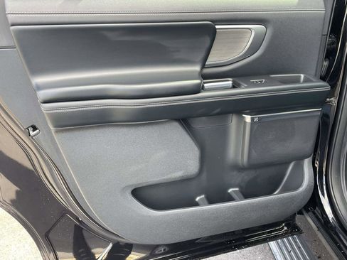Used 2025 Ford Expedition Max Platinum AWD/4WD image 25