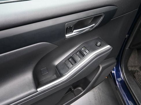 Used 2021 Toyota Highlander XLE image 21