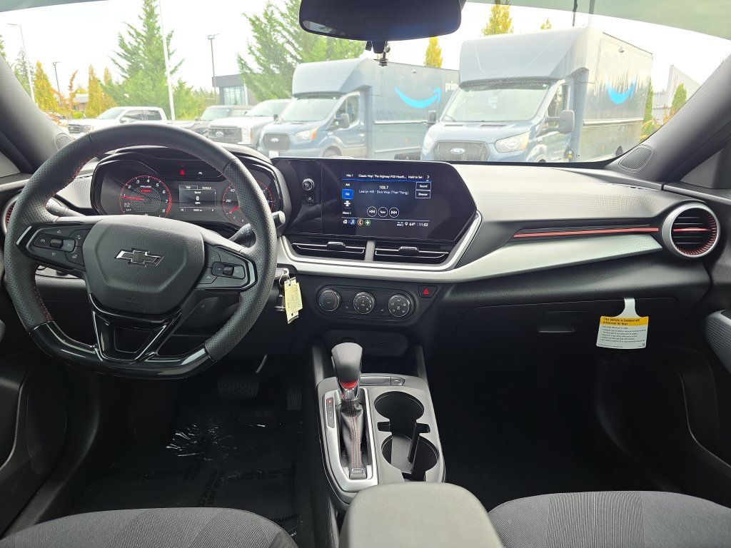 Used 2026 Chevrolet Trax RS FWD image 6